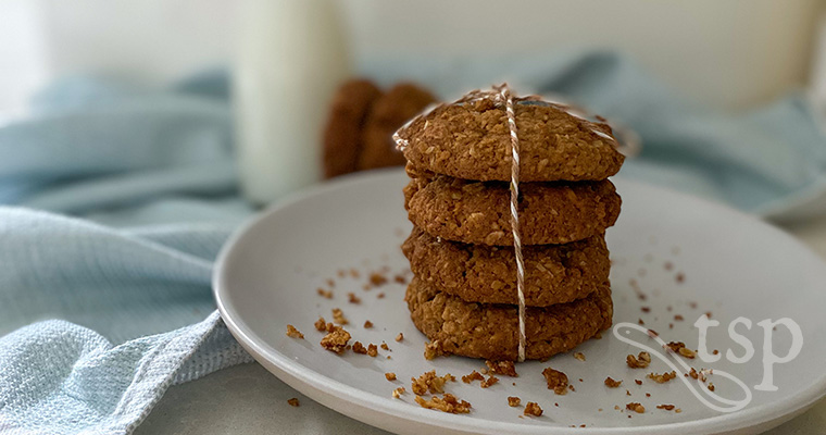 ANZAC BISCUITS (gluten & refined sugar free)